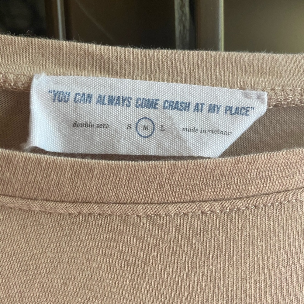 YOU CAN ALWAYS CRASH AT MY PLACE crop top